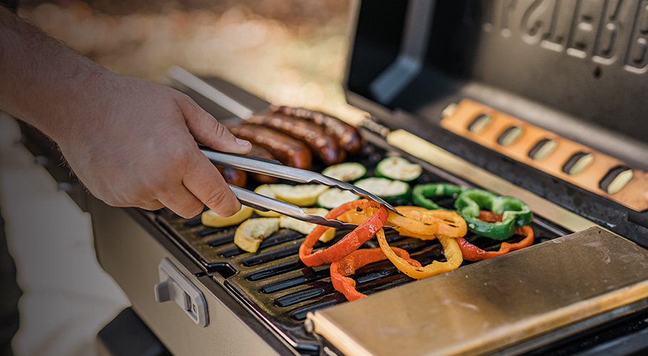 MasterBuilt Portable Charcoal Grill - Electrically powered