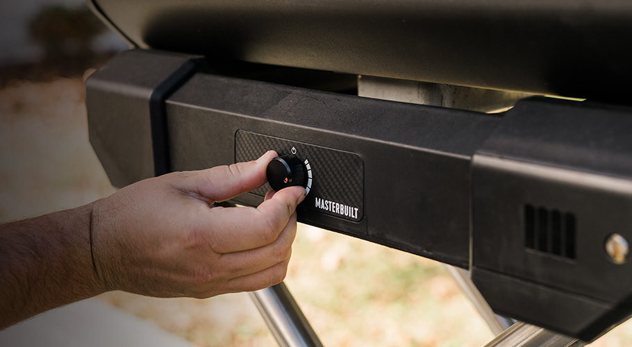 MasterBuilt Portable Charcoal Grill - Steady Dial Temp
